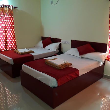Hotel Ganga Residency Kuzhittura Buitenkant foto