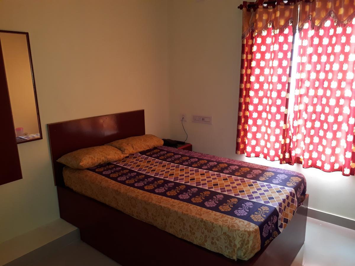 Hotel Ganga Residency Kuzhittura Buitenkant foto